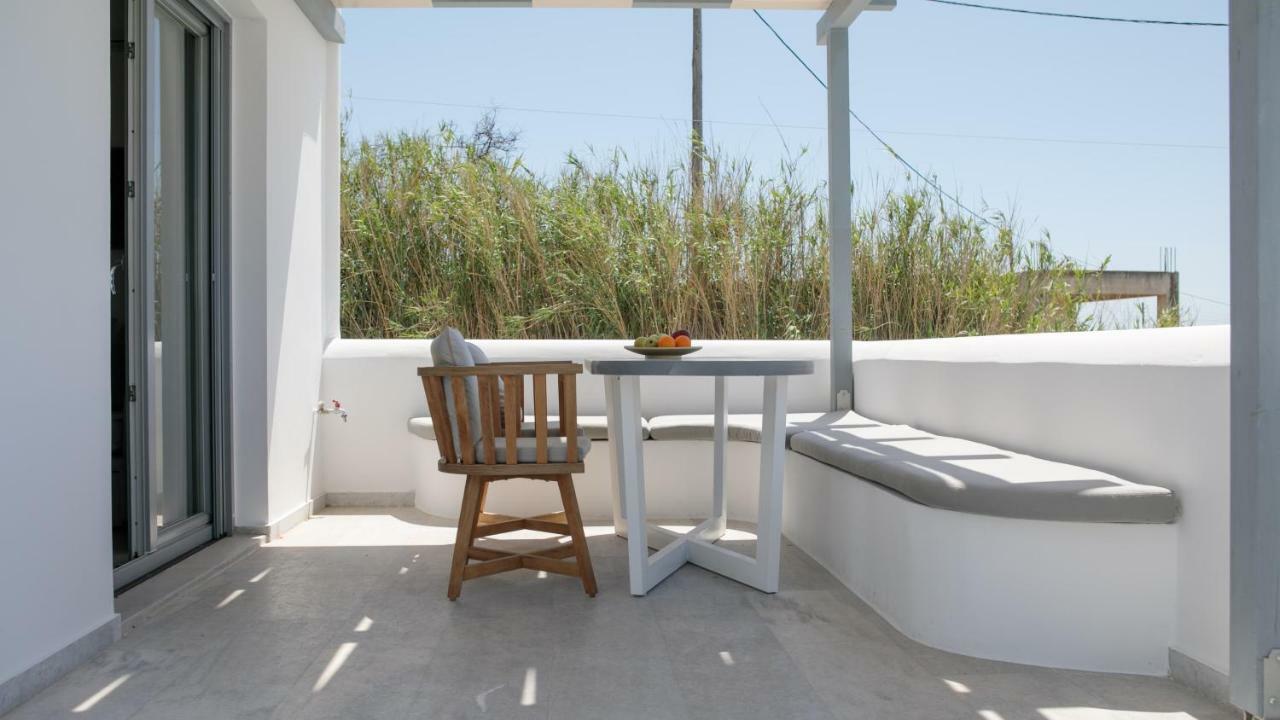 Naxos Infinity Villa And Suites Galanado 外观 照片