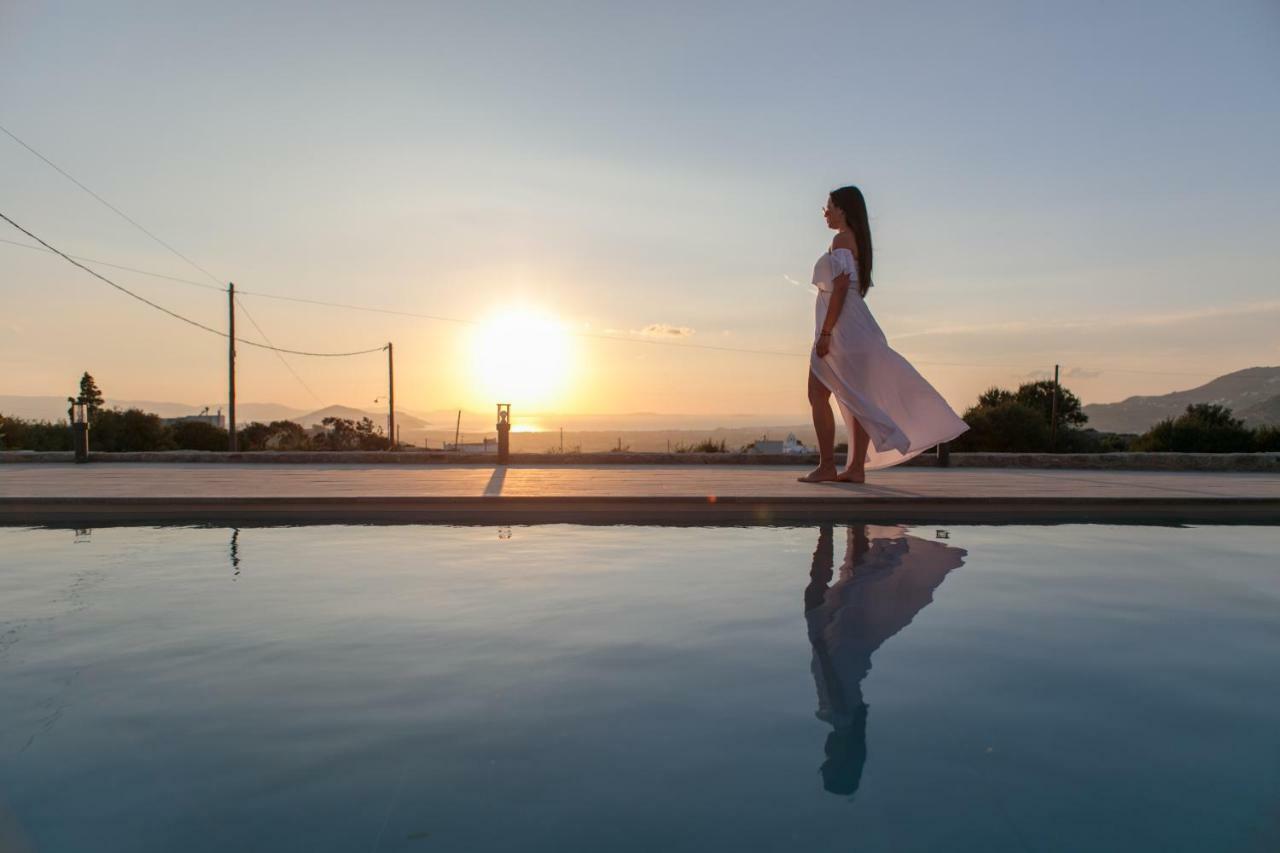 Naxos Infinity Villa And Suites Galanado 外观 照片