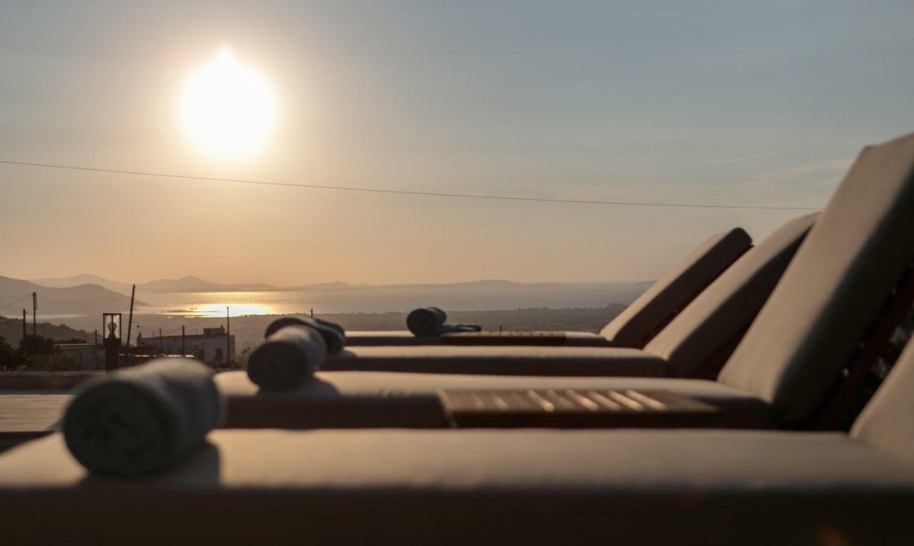 Naxos Infinity Villa And Suites Galanado 外观 照片